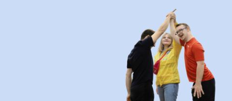 Hight five entre 3 personnes pour CAP48
