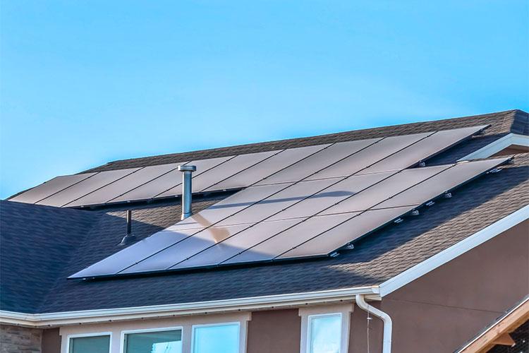 Panneaux solaires toit